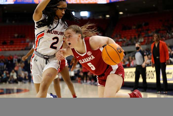 012322_WBB_BarberHa_Auburn_SL01353